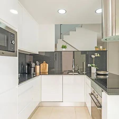 Villa Luxury Three Bedroom *